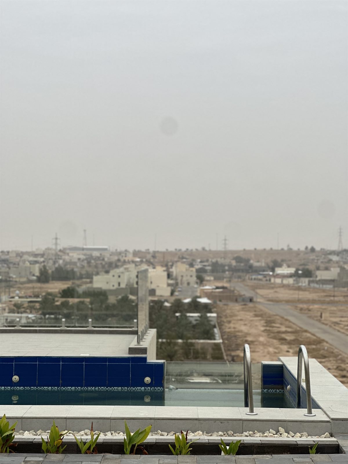 المسبح نهاراً